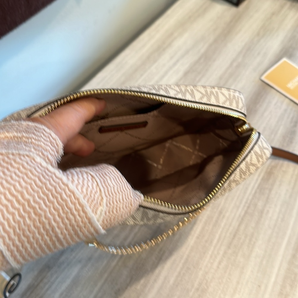 Michael by Michael Kors Jet Set Logo Crossbody Bag – Camera Style - Picture 5 of 8